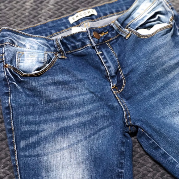 Washed off jeans - Picture 1 of 5